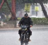 مصرع 14 شخصا بسبب الأمطار والعواصف في باكستان