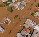 الفيضانات تودي بحياة 126 شخصا في جنوب البرازيل 