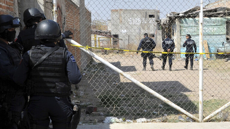 مقتل وإصابة 15 شخصا بهجوم على قافلة لقوات الأمن بالمكسيك