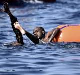 الأمواج تلقي جثث 10 مهاجرين على ساحل جيبوتي