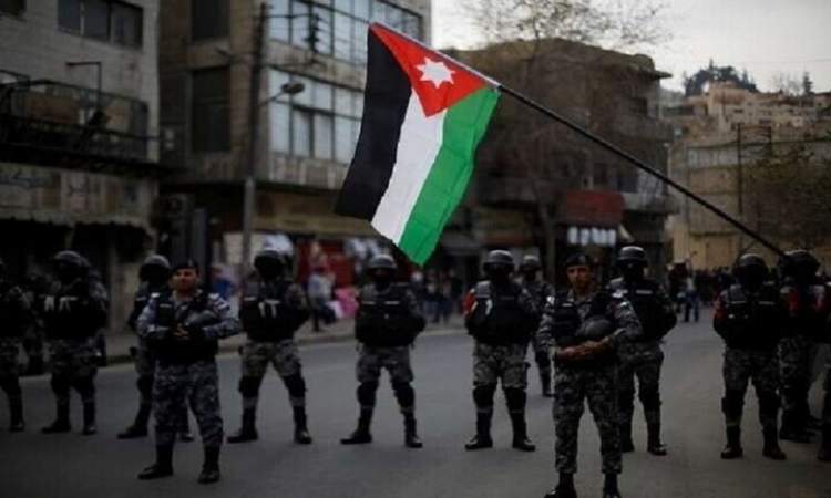 اعتقال 100 مطلوب في الأردن بعد جريمة الزرقاء