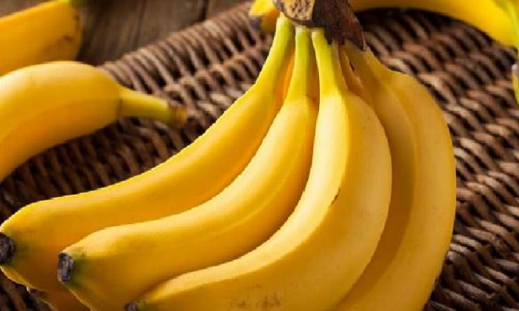 تحذيرات من تناول الموز على معدة فارغة