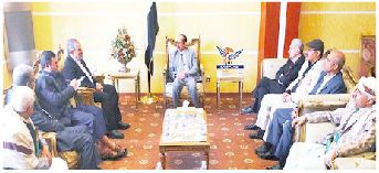 رئيس مجلس الشورى يلتقي السفير الإيراني لدى اليمن