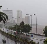 إعصار نيفار يضرب جنوب الهند 