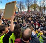 مظاهرات عارمة في  فرنسا رفضا لقانون (الأمن الشامل) 