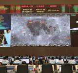 المسبار الصيني تشانغ آه-5 يهبط بسلام على القمر