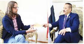 في لقائه مع ممثل المفوضية السامية للاجئين:وزير الخارجية: بالرغم من الحصار السياسي إلا أننا لم ولن نتوقف عن متابعة وحماية مصالح اليمنيين أينما كانوا 