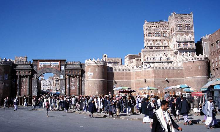 مقتل واصابة 6أشخاص في باب اليمن