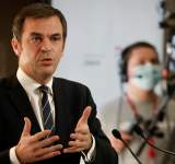 وزير الصحة الفرنسي يدعو إلى عدم الاحتفال برأس السنة