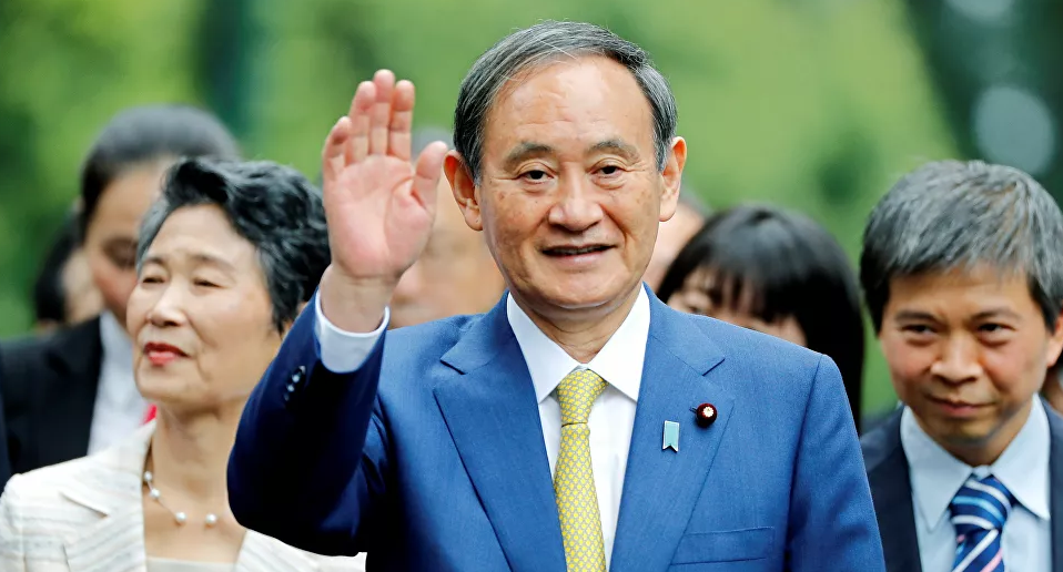 دروس خصوصية لرئيس وزراء اليابان في (وسائل التواصل الاجتماعي)