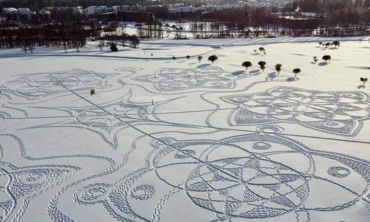 اكبر رسم عملاق على الثلج في فنلندا