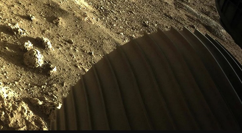 مركبة ناسا ترسل مشاهد جديدة من المريخ