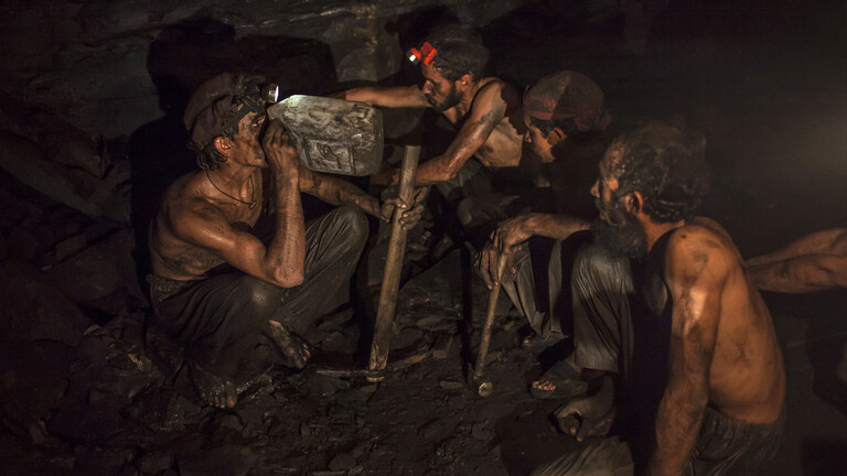 مصرع 7 عمال مناجم في باكستان