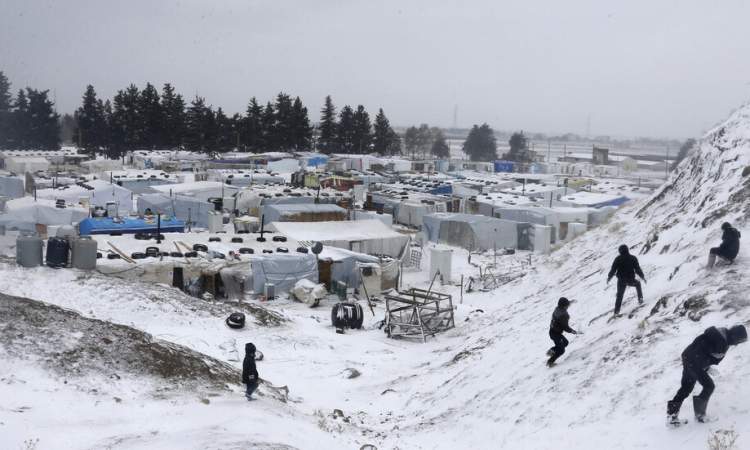 العثور على جثث 4 سوريين توفوا بسبب البرد في لبنان