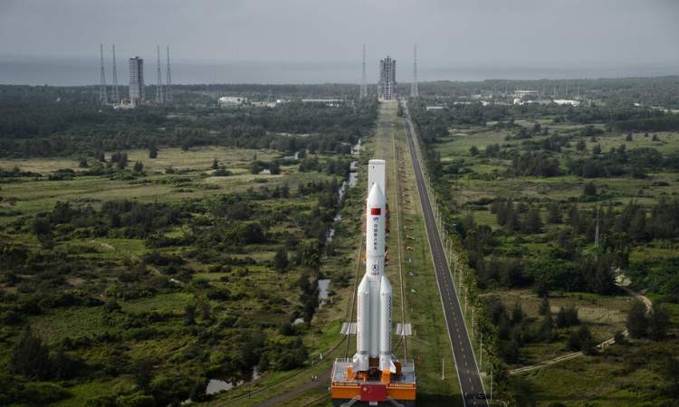 روس كوسموس ترسم مسار الصاروخ الصيني التائه