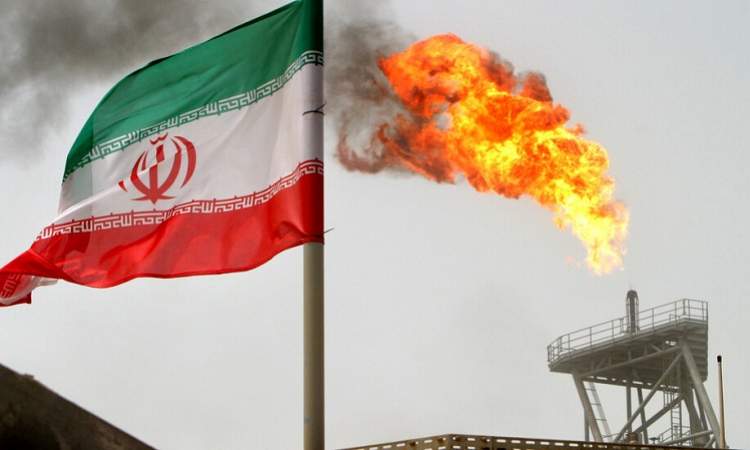 إيران تبدأ ضخ النفط عبر أنبوب جديد متجاوزة مضيق هرمز
