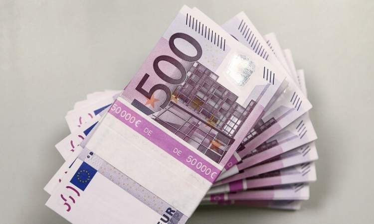 اليوروينخفض امام العملة الروسية 