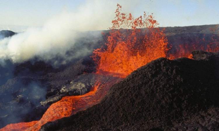 انفجار وشيك لأكبر بركان في العالم