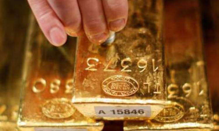 الذهب يبلغ قاع أسبوعين بفعل صعود الدولار