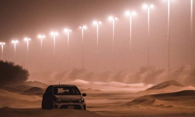 عواصف رميلة ورياح بسرعة 70 كيلو متر في الساعة تجتاح الكويت 