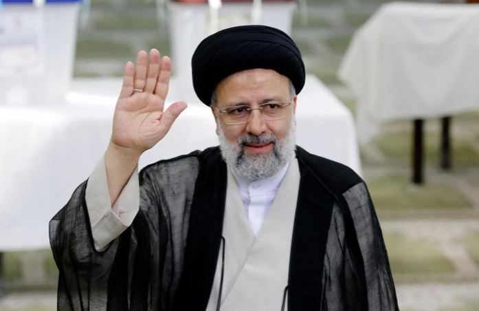 الرئيس الإيراني : سأشكل حكومة ثورية تكافح الفساد وتسعى لنشر العدالة