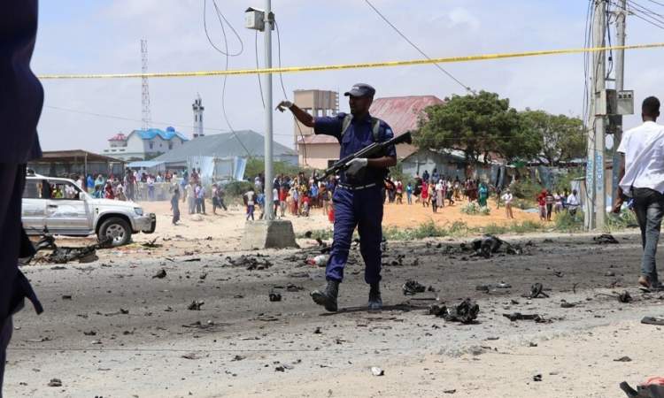 مصرع 10 أشخاص بتفجير انتحاري في مقديشو