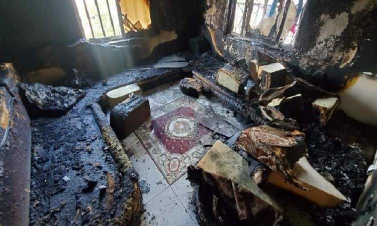 تعز: مليشيا الإصلاح تحرق منزل أكاديمي اثناء تواجد أفراد أسرته
