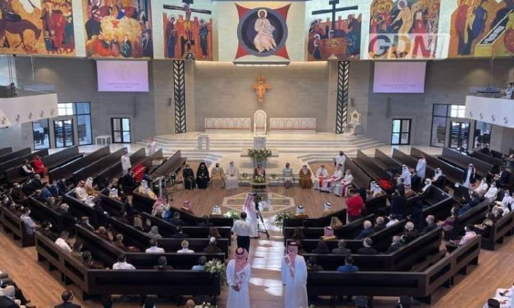 سمتها بسيدة العرب البحرين تفتتح اكبر كنيسة في الجزيرة العربية 