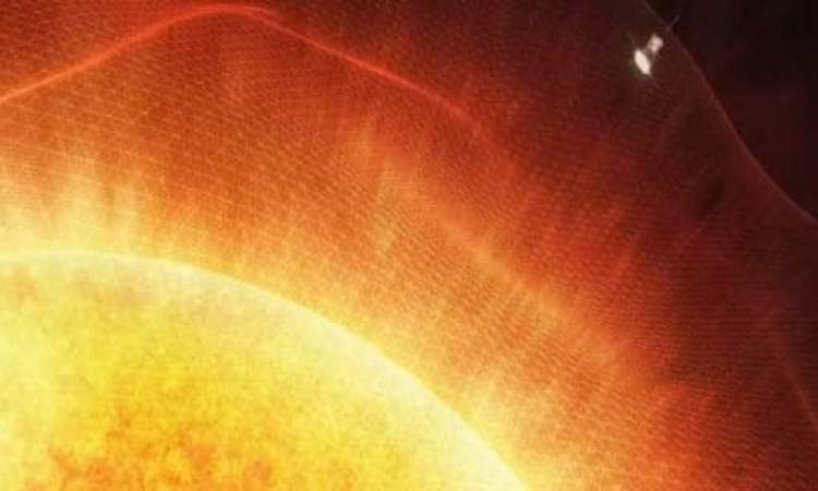  لأول مرة جسم معدني  يلامس  الشمس ويحدث اكتشافات جديدة!