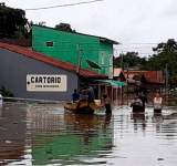 مصرع 18 شخصاً جراء الفيضانات وانزلاقات للتربة بالبرازيل