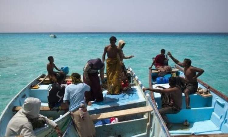 القوات الارتيرية تفرج عن 80 صيادا يمنيا