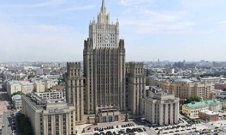 موسكو تطالب بوقف تجنيد الأمريكيين