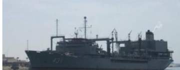 سفينة عسكرية للمحتل السعودي محملة بالاليات والمعدات تصل المهرة