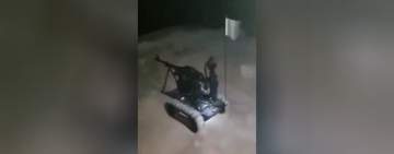 طالبان تقوم بتجميع روبوت قتالي مجهز ببندقية آلية