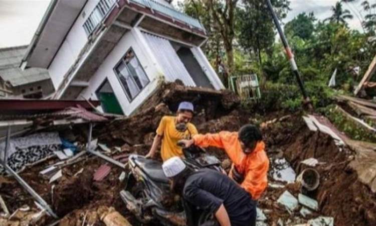 زلزال بقوة 7.6 درجة يضرب سواحل جزر تانيمبار بإندونيسيا