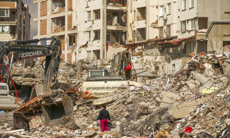 زلزال كبير يهز منطقة الشرق الاوسط قد تصل قوته الى 8 درجات 