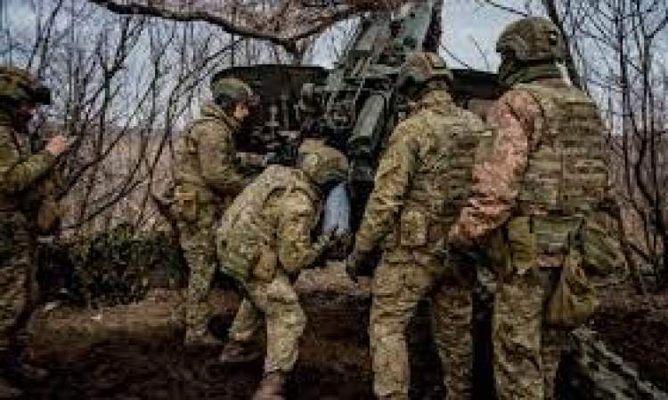 الرئيس الأوكراني يأمر الجيش بإرسال تعزيزات عسكرية إلى باخموت