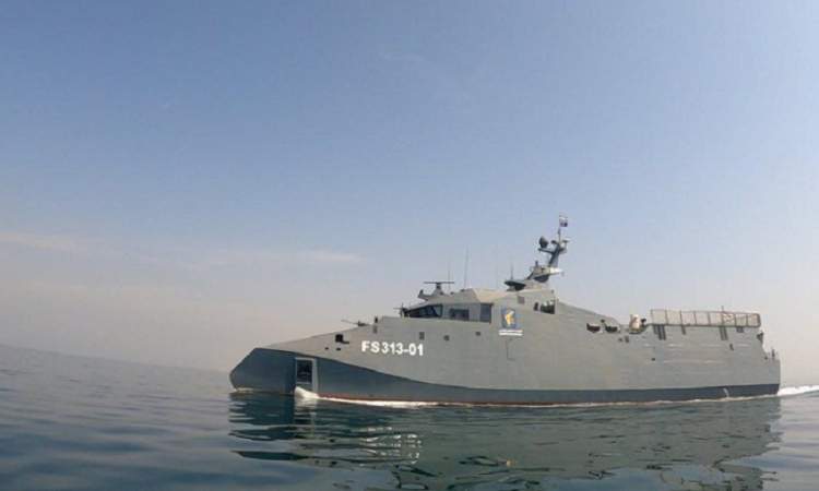 إيران تكشف عن سفينة حربية عابرة للمحيط 