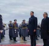 لأول مرة .. استقبال رسمي علني للرئيس السوري في مطار موسكو 