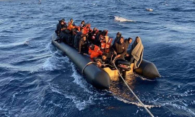 إنقاذ 40 مهاجراً غير نظامي بالسواحل التركية