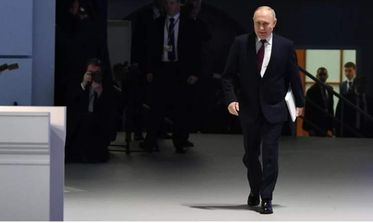 الرئيس الروسي يصل إلى شبه جزيرة القرم في ذكرى يوم انضمامها إلى روسيا