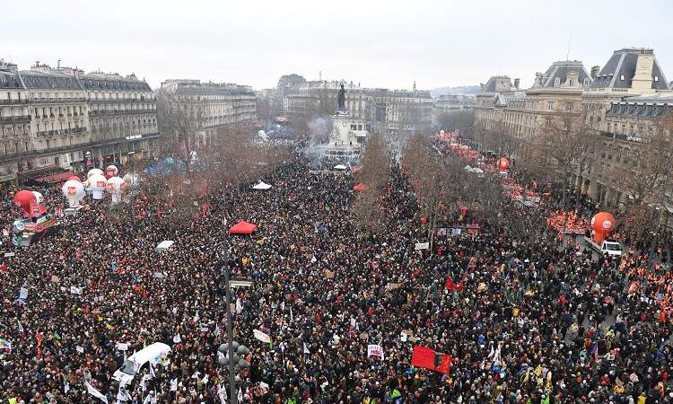 مظاهرات باريس تدعوا إلى انسحاب فرنسا من الناتو