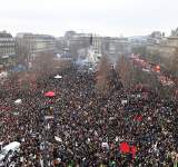 مظاهرات باريس تدعوا إلى انسحاب فرنسا من الناتو