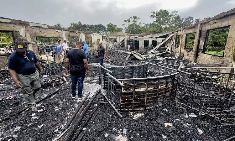 وفاة 20 طفلا بحريق في مدرسة داخلية بجمهورية غيانا
