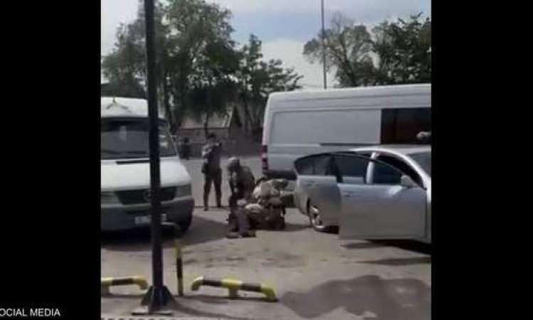 قيرغيزستان: اعتقال مئات الضباط والمسئولين بتهم تنفيذ انقلاب