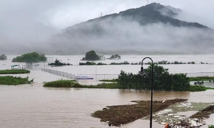 كوريا الجنوبية.. 24 قتيلا و10 مفقودين جراء الفيضانات