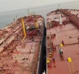 بدء نقل النفط من (صافر) إلى (اليمن)