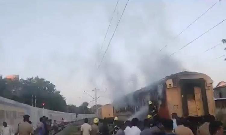 مقتل 9 أشخاص بحريق عربة قطار في الهند