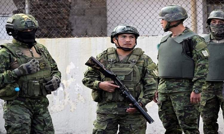 سجناء في الاكوادور يحتجزون 57 حارسا بينهم 7 ضباط