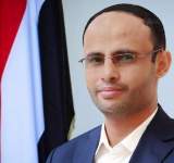 الرئيس المشاط يعزي قائد المنطقة العسكرية الخامسة في وفاة شقيقه